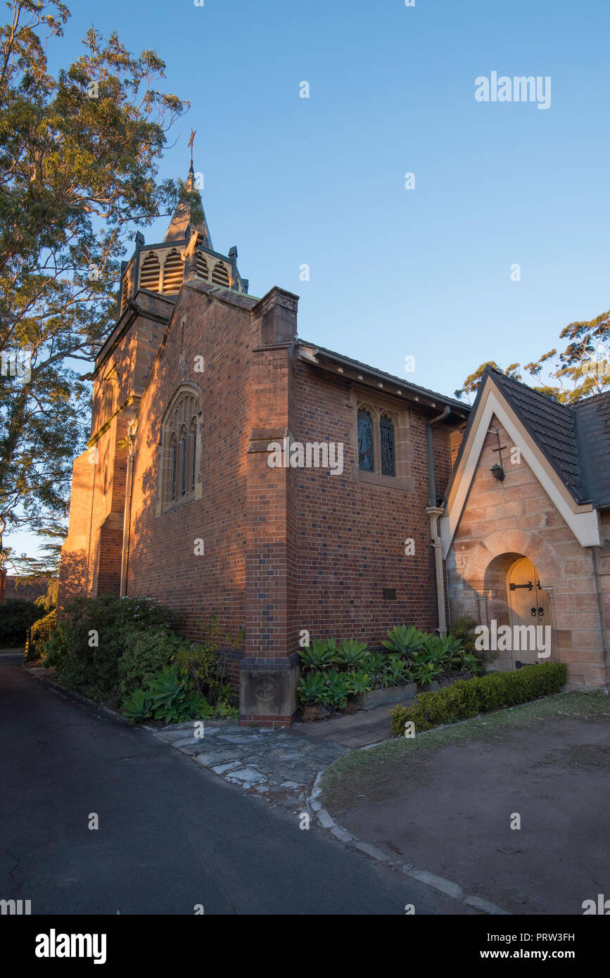 St John's Anglican Church, 754 Pacific Highway, Gordon 2072 NSW Australie a été créé en 1872 et possède le seul cimetière (1867) dans la région de Kuring Gai Banque D'Images