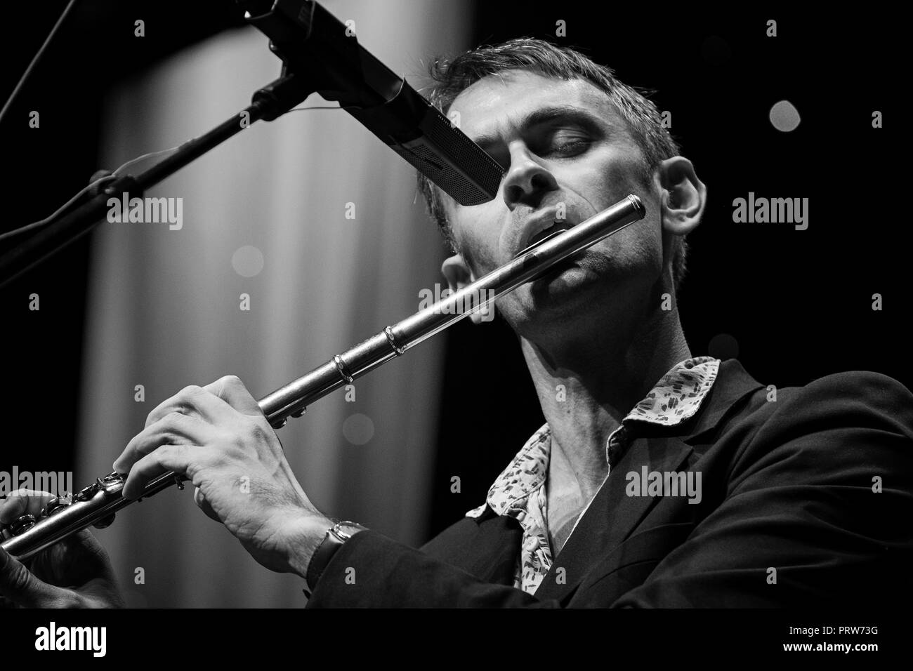 Gareth Lochrane flûte jouer du jazz avec Gareth Lochrane, big band Jazz Festival 2018 Scarborough Banque D'Images