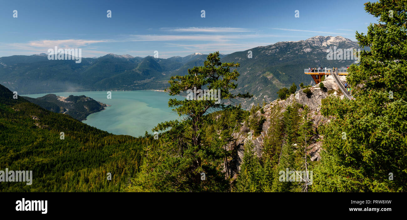 Vue panoramique sur la baie Howe depuis le haut de la gondole Sea to Sky, Sea to Sky Highway, Squamish Banque D'Images