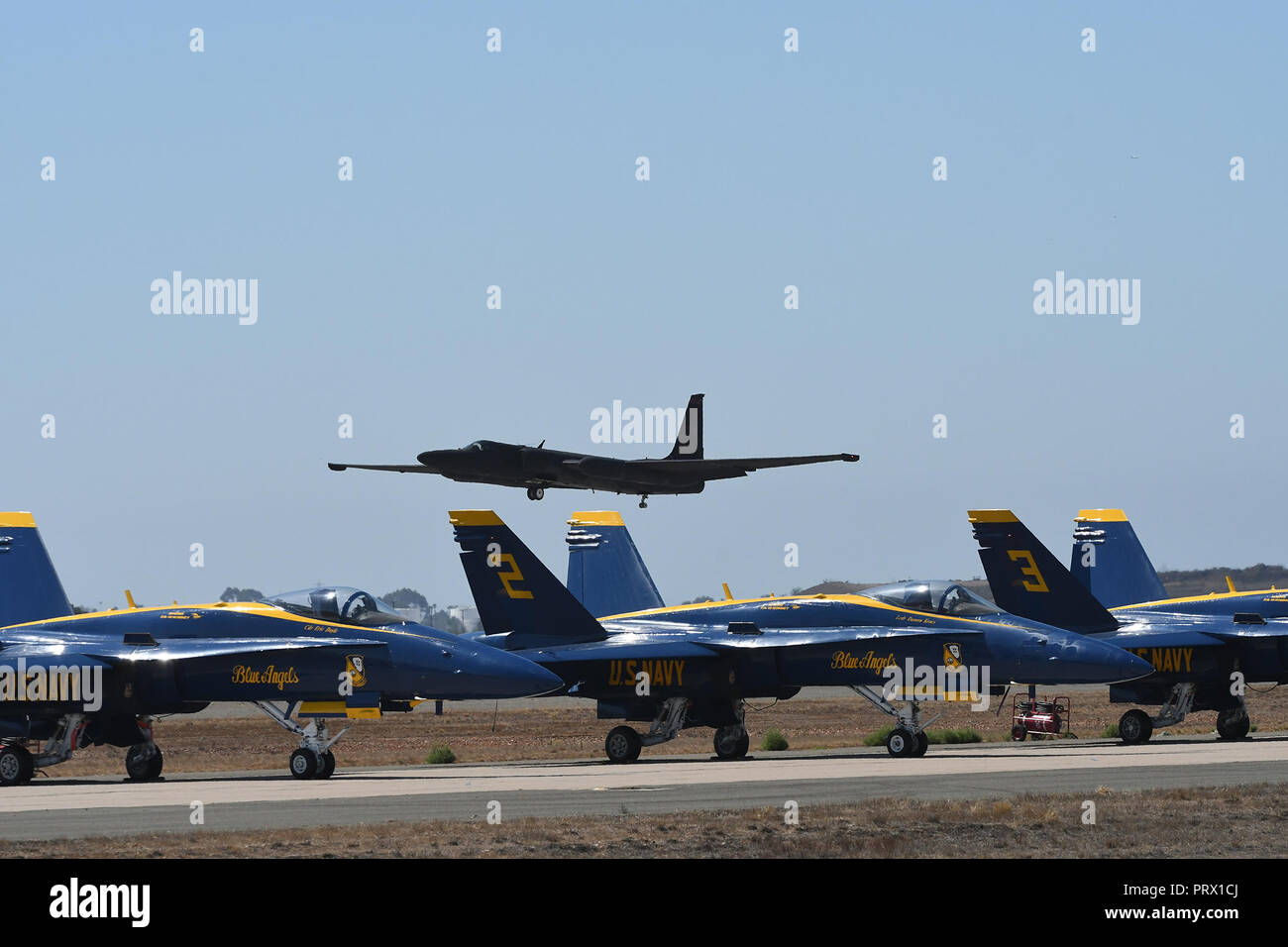 Mitamar, Californie, USA. Sep 29, 2018. L'US Air Force U-2 DRAGON LADY sur un niveau bas col de l'air 2018 Champs au Miramar Air Show, United States Marine Corps Air Station Miramar, Miramar, Californie, USA, le 30 septembre 2018. Cette années montrent l'honneur 100 ans de femmes dans le Corps des Marines. Le spectacle aérien de l'US Navy en vedette de l'équipe de vol de précision les Patriotes, les Blue Angels de la Marine, de l'équipe Jet Leap Frogs et l'armée de chevaliers d'or les équipes de parachutistes, Sean D. Tucker, voltige, avions avions de voltige, avions et hélicoptères militaires, un camion qui a atteint une vitesse de Banque D'Images