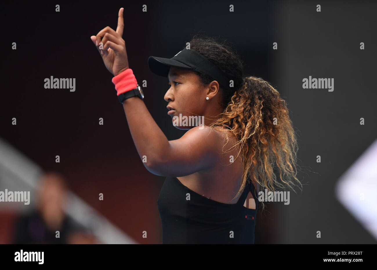 Beijing, Chine. 5Th Oct, 2018. Naomi Osaka du Japon fête marquant pendant le match quart féminin contre Shuai Zhang de Chine au tournoi de tennis Open de Chine à Beijing, Chine, 5 octobre 2018. Naomi Osaka 2-1. Credit : Kong Hui/Xinhua/Alamy Live News Banque D'Images