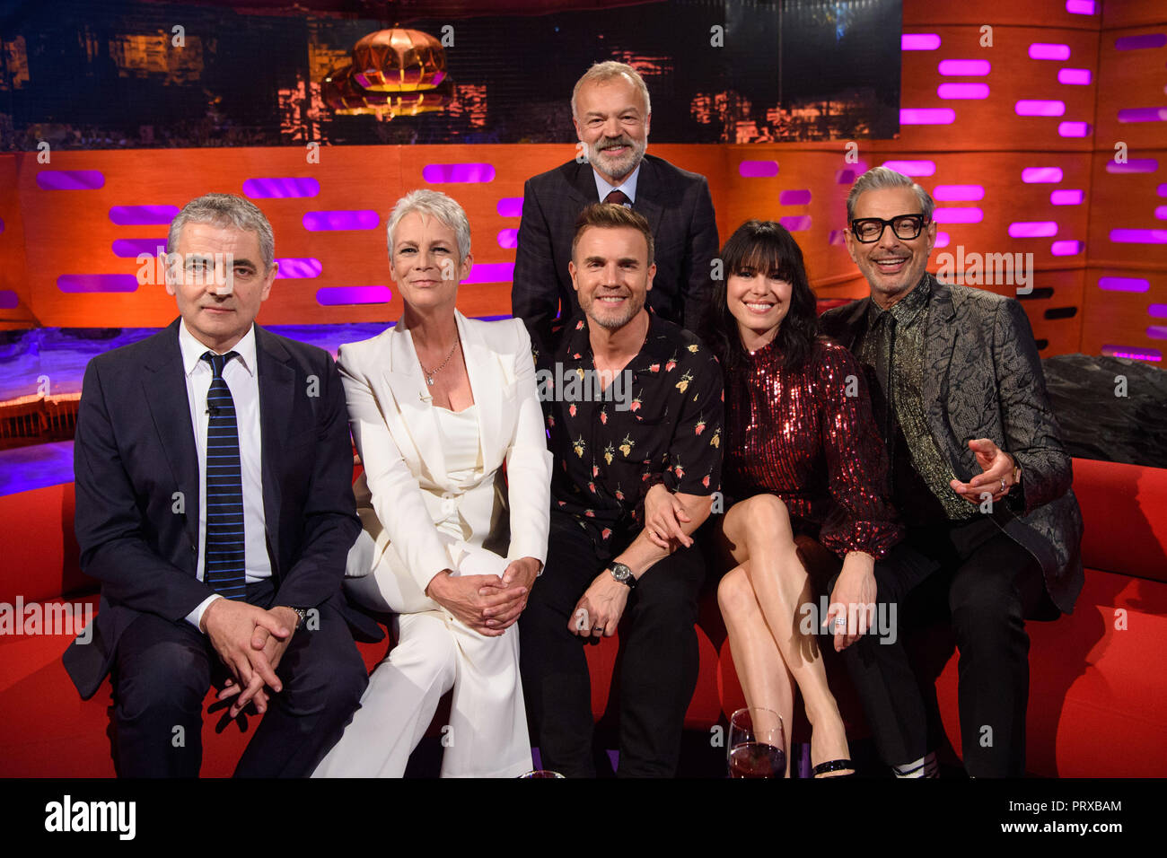 (De gauche à droite) Rowan Atkinson, Jamie Lee Curtis, Gary Barlow, Imelda May et Jeff Goldblum avec Graham Norton hôte pendant le tournage de The Graham Norton Show à BBC Television Centre 6 Studioworks, Wood Lane, Londres, pour être diffusé sur BBC One le vendredi soir. Banque D'Images