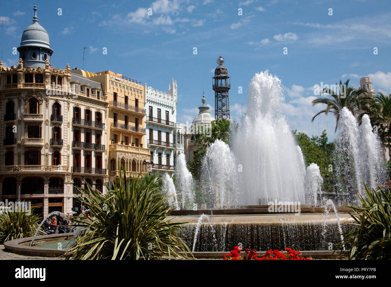 Fontaines sur la Plaça del Ajuntament à Valence, Espagne Banque D'Images