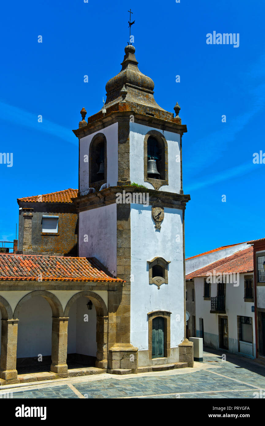 Tour de l'horloge sur la place centrale de la République, Praça da República, Sao Joao da Pesqueira, São João da Pesqueira Banque D'Images