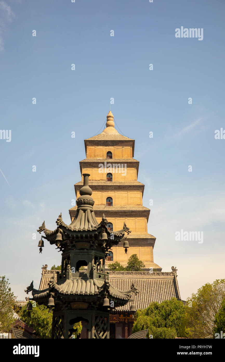 Façade de la Grande Pagode de l'Oie Sauvage à Xi'an, Shaanxi, Chine contre ciel bleu aux beaux jours. Banque D'Images