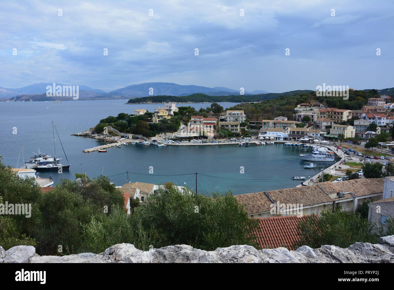 Kassiopi Bay, Corfou Banque D'Images