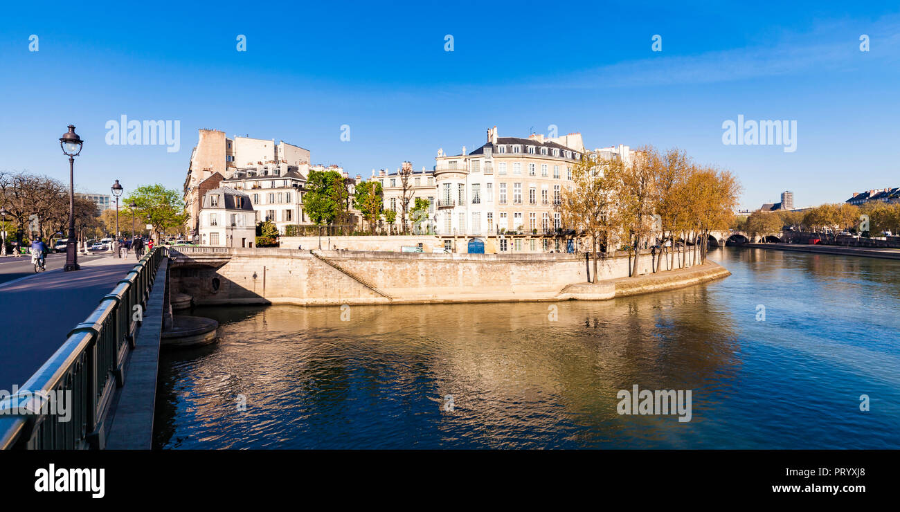 France, Paris, Pont Sully et l'hôtel Lambert Banque D'Images