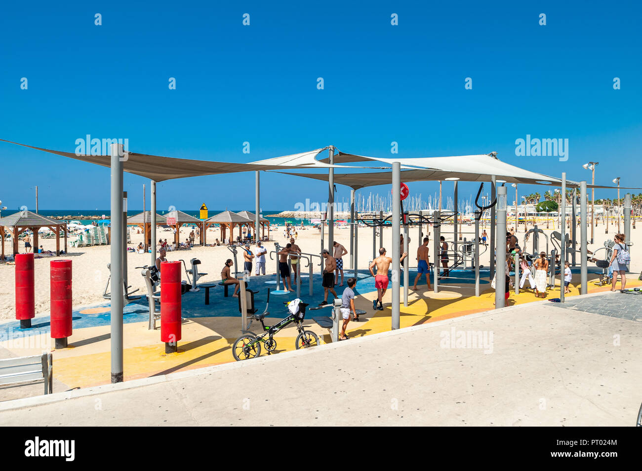 Israël, Tel Aviv - 24 septembre 2018 : salle de sport à la plage publique Banque D'Images