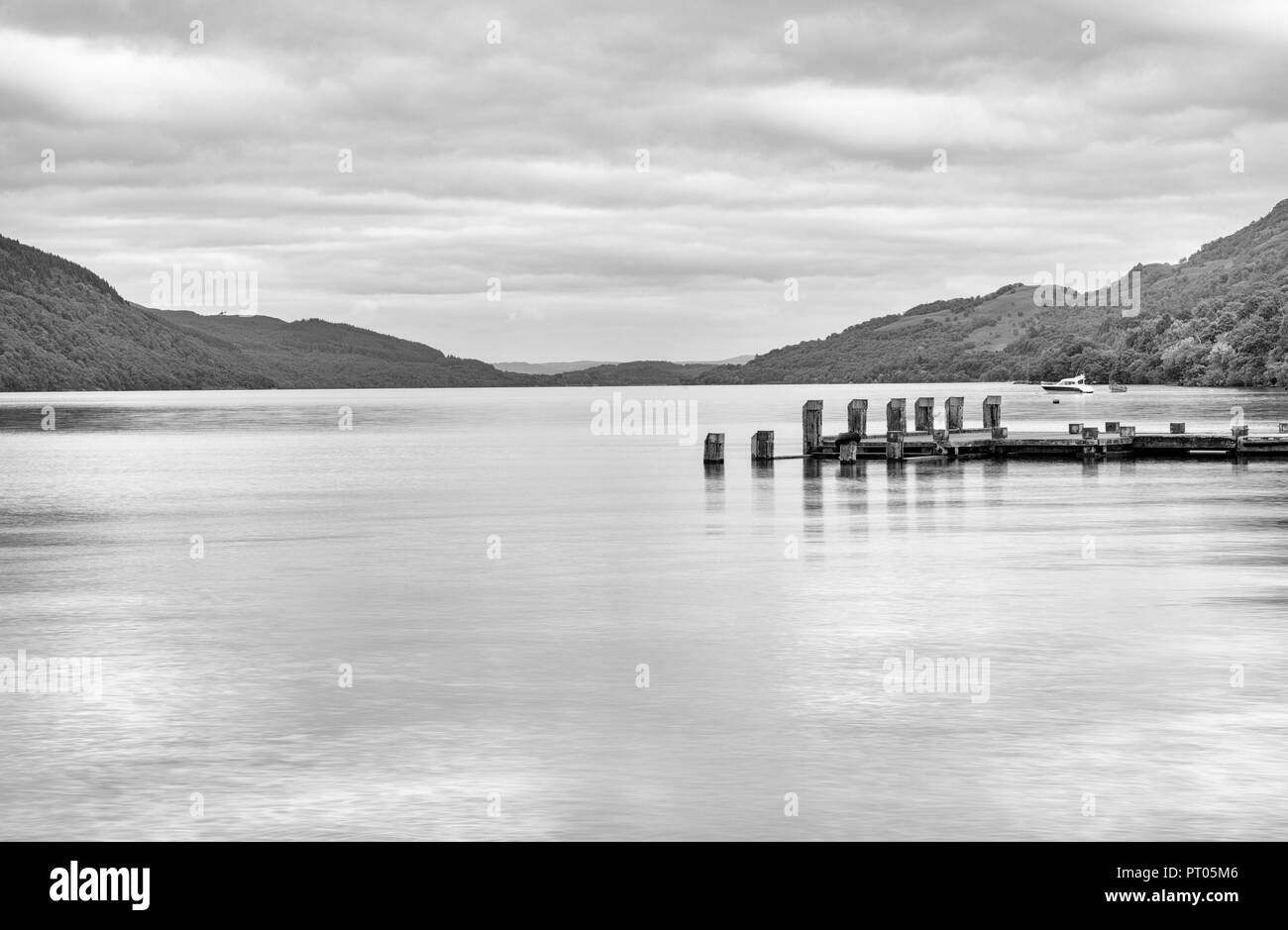 Loch Lomond de Tarbet - Monochrome Banque D'Images
