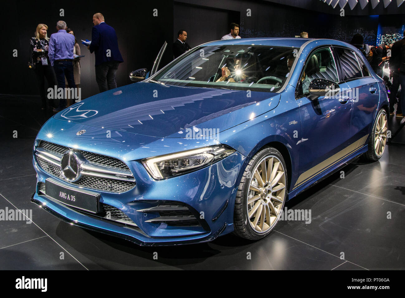 PARIS, le 2 octobre 2018 : Mercedes-AMG 4MATIC 35 une voiture berline Dévoilée au Mondial de Paris. Banque D'Images