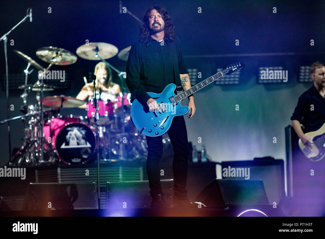 Le Danemark, Roskilde - 30 juin, 2017. Foo Fighters, le groupe de rock américain, effectue un concert live au cours de la Danish music festival Festival de Roskilde en 2017. Ici chanteur, auteur-compositeur et musicien Dave Grohl est vu sur scène. (Photo crédit : Gonzales Photo - Kaser Maansson). Banque D'Images