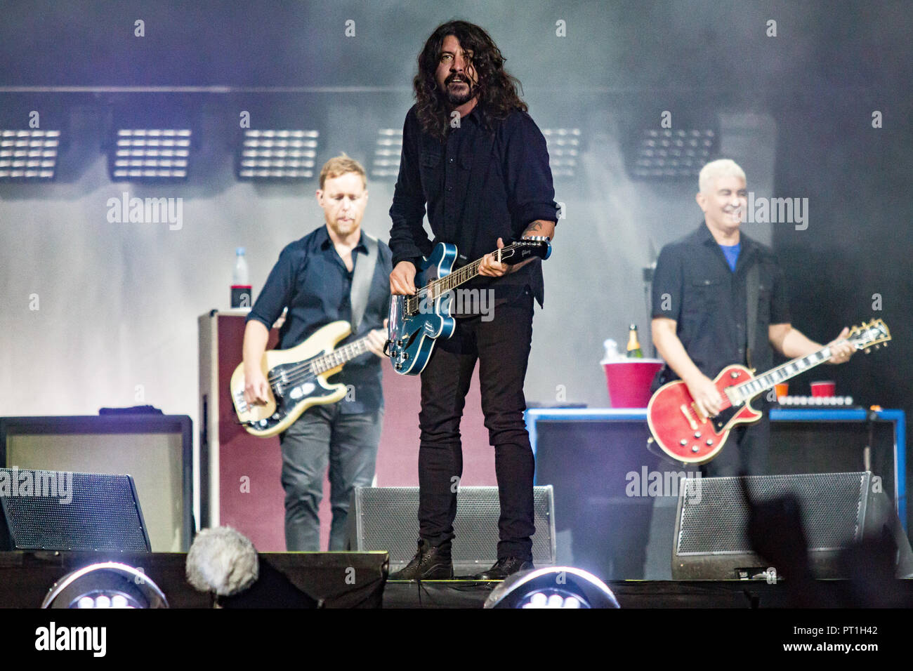 Le Danemark, Roskilde - 30 juin, 2017. Foo Fighters, le groupe de rock américain, effectue un concert live au cours de la Danish music festival Festival de Roskilde en 2017. Ici chanteur, auteur-compositeur et musicien Dave Grohl est vu sur scène. (Photo crédit : Gonzales Photo - Kaser Maansson). Banque D'Images