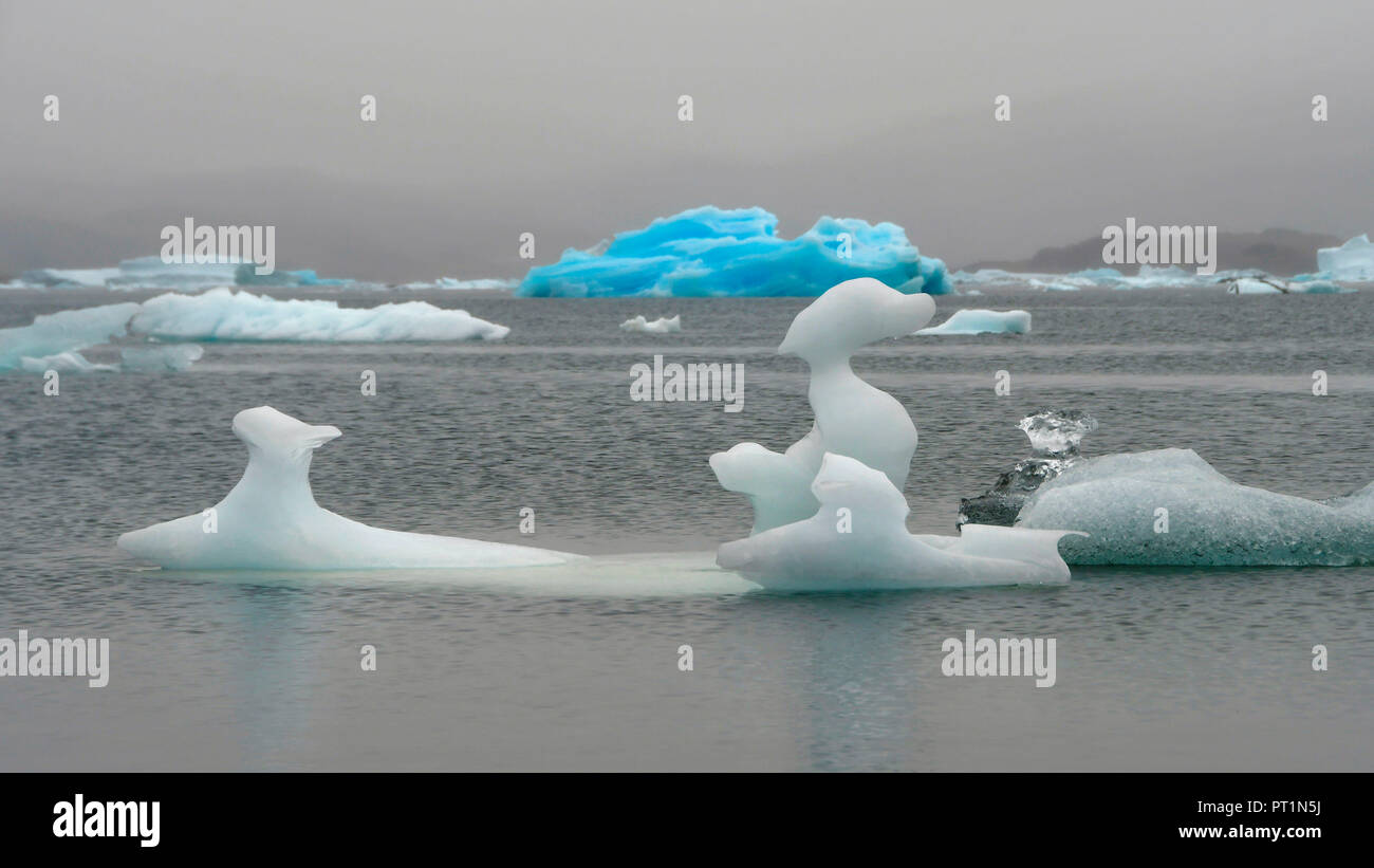 Drôle et étrange forme d'iceberg, Tasiusaq, Groenland Banque D'Images