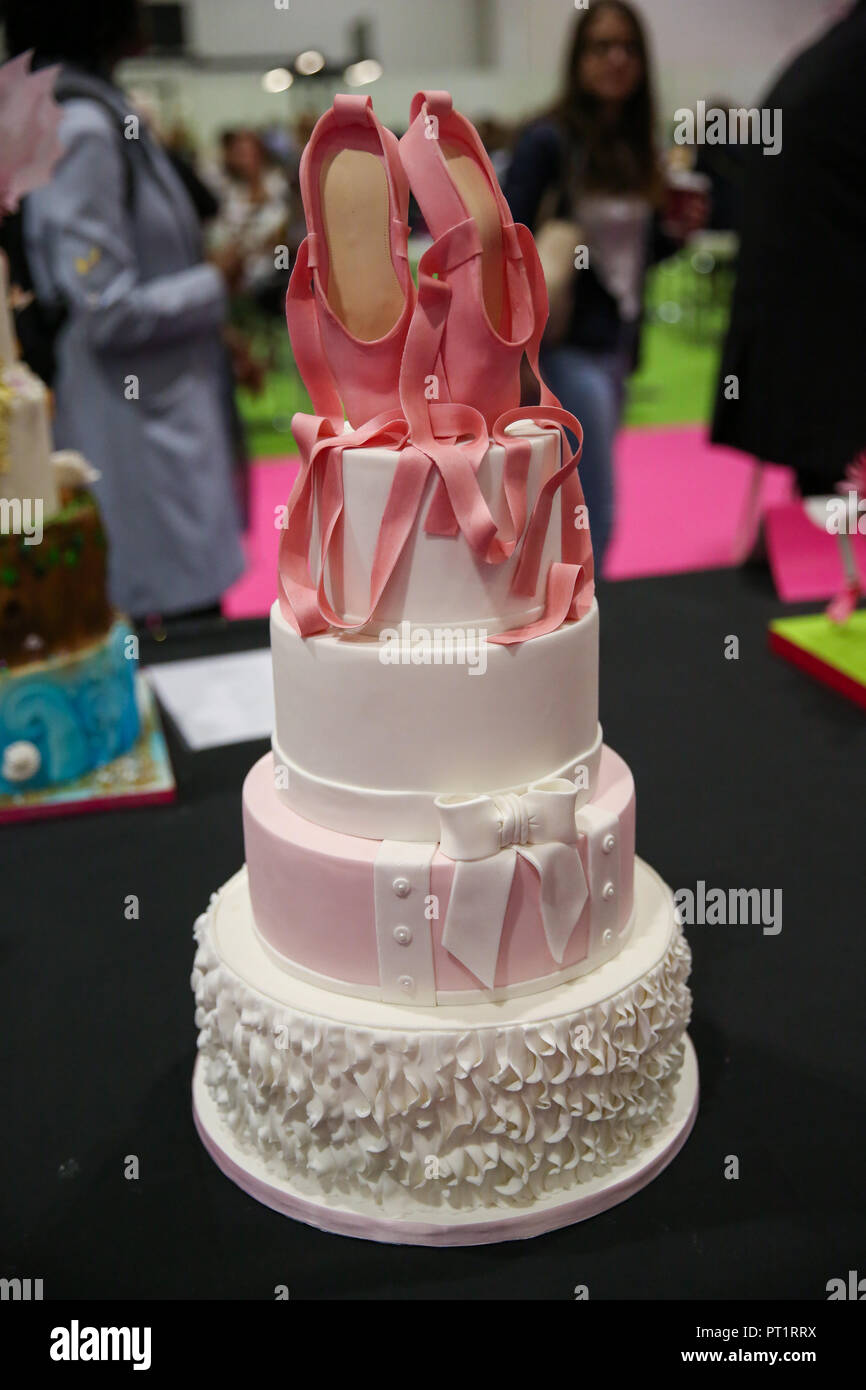 Excel London Uk 5 Oct 18 Enfants Gateau D Anniversaire Gateau De La Concurrence Sur L Affichage Le Gateau Et Cuire Show Le Plus Grand Evenement De Cuisson Ukos Ouvre Ses Portes A Excel London Uk 5 Oct 18 Enfants Gateau D Anniversaire Gateau De La Concurrence Sur L Affichage Le Gateau Et Cuire Show Le Plus Grand Evenement De Cuisson Ukos Ouvre Ses Portes A
