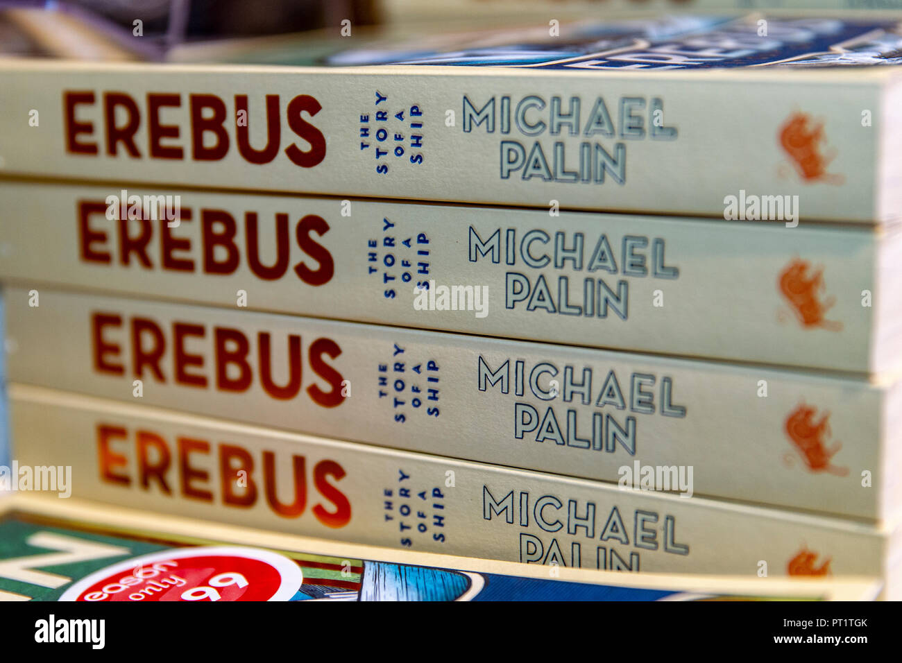 Motifs Book Store, Belfast, Royaume-Uni. 5 octobre 2018. Ancien Monty Python,écrivain, présentatrice TV Michael Palin était à Belfast signature des copies de son nouveau livre Erebus qui couvrent l'histoire du navire et de l'expérience vivante des hommes Banque D'Images