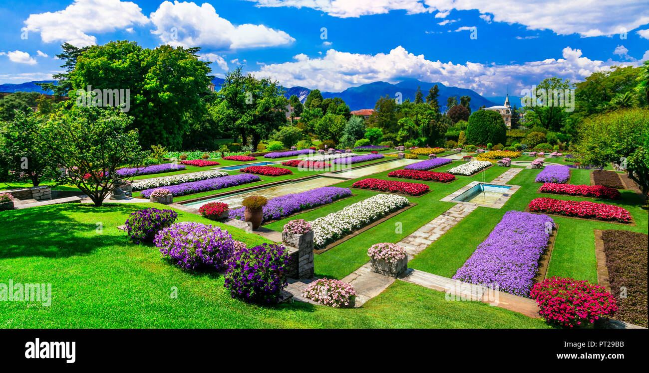 Belle Villa Taranto,voir avec de beaux jardins et de fleurs, Lac Majeur, Italie du Nord. Banque D'Images