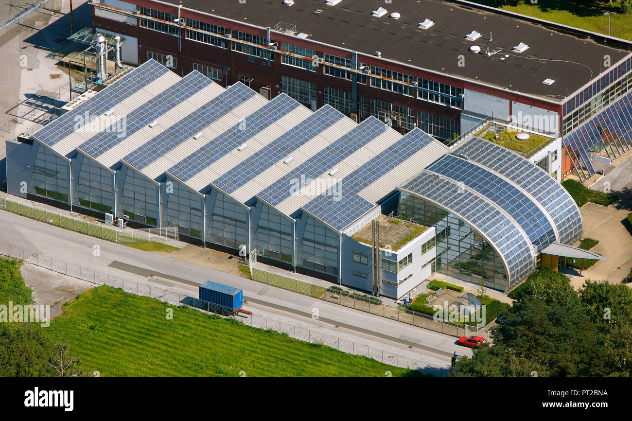 Vue aérienne, toit solaire, Pilkington Allemagne AG, Rotthausen, Essen, Ruhr, Nordrhein-Westfalen, Germany, Europe Banque D'Images