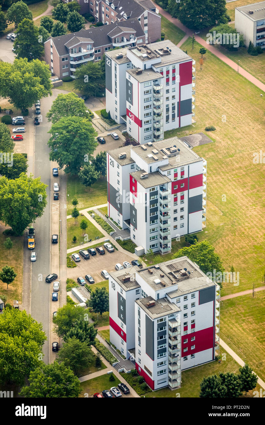 Baßfeldhof gratte-ciel numérotés, le logement social, social hot spot, bloc d'appartement, gratte-ciel, immeuble de grande hauteur, Dinslaken, Ruhr, Rhénanie du Nord-Westphalie, Allemagne Banque D'Images