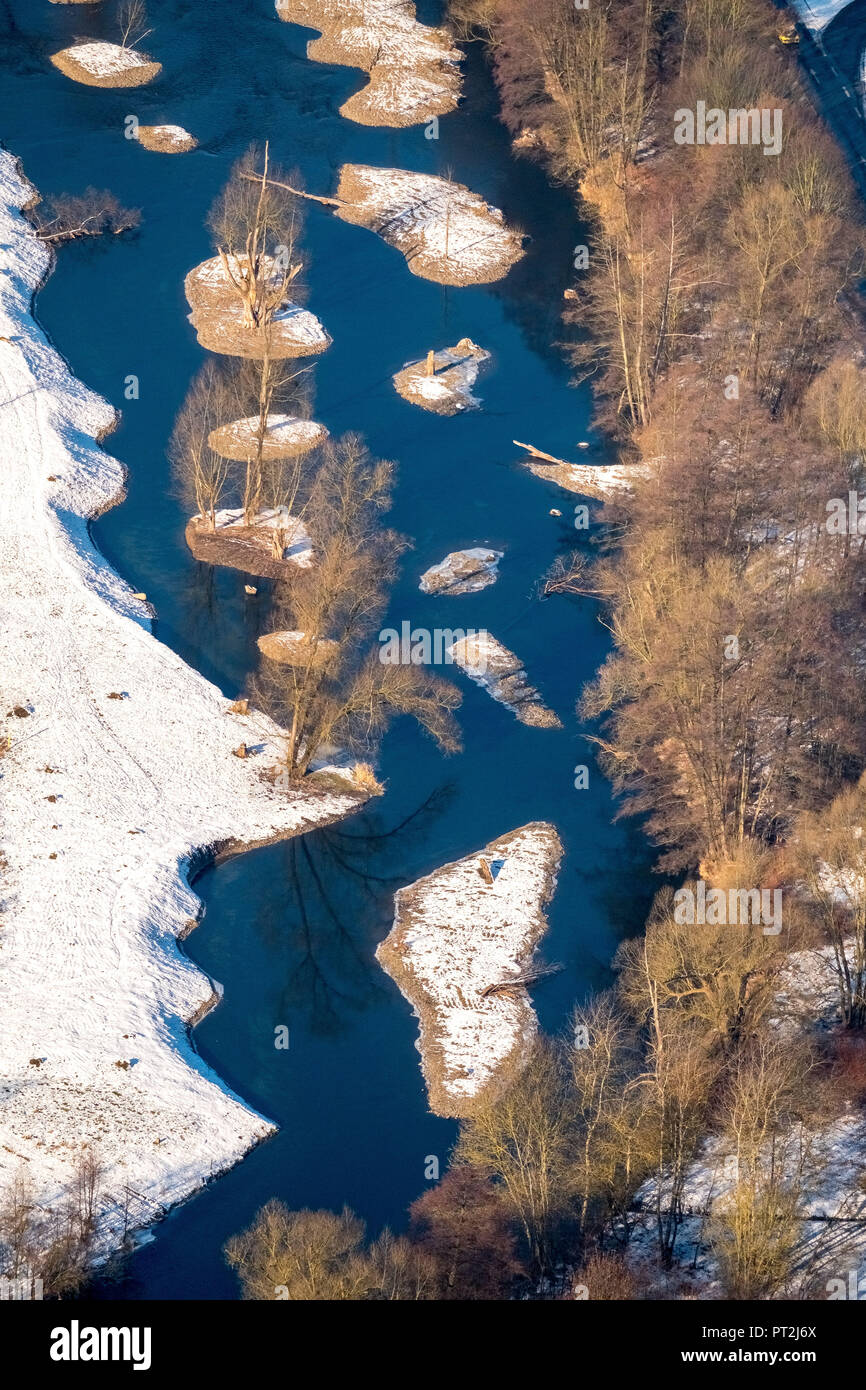 La renaturation de la Ruhr à l'Berbke, estuaire, hiver, Arnsberg Sauerland, Rhénanie du Nord-Westphalie, Allemagne Banque D'Images