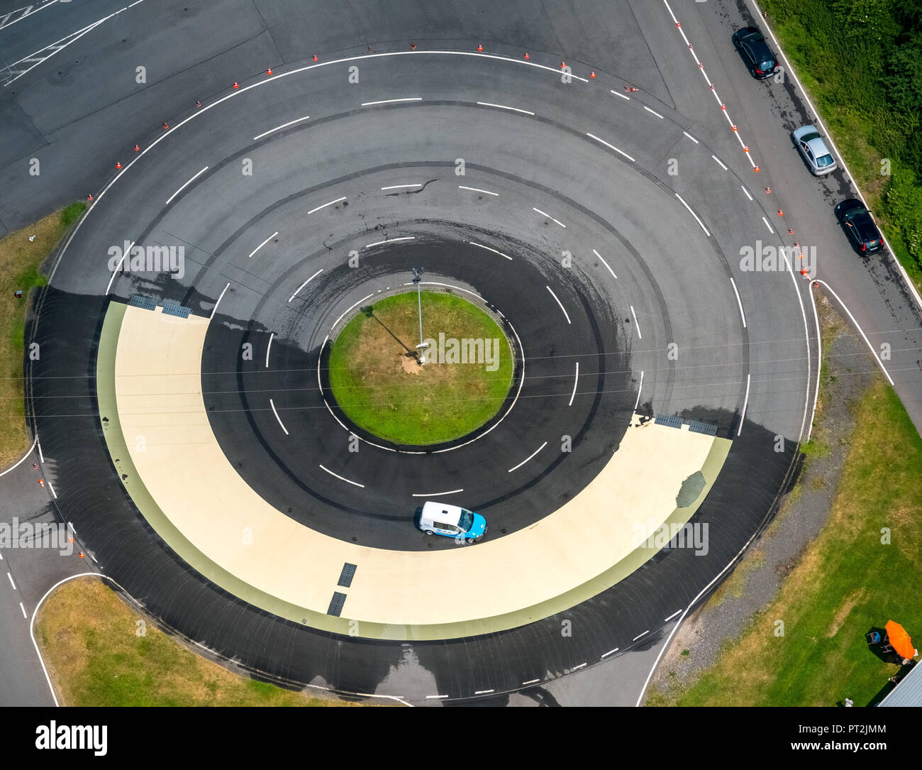 Centre de formation de l'ADAC Haltern, la formation des conducteurs, le dérapage de l'exercice, Haltern am See, Ruhr, Rhénanie du Nord-Westphalie, Allemagne Banque D'Images