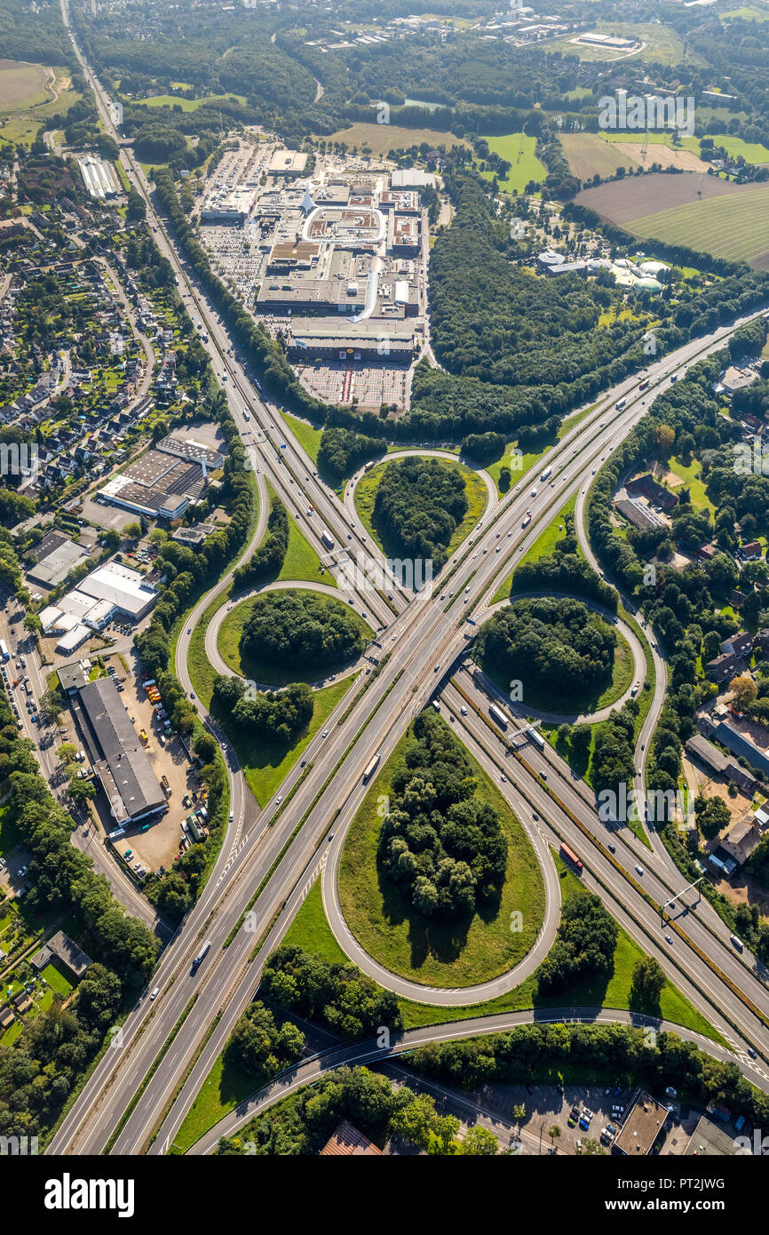 Ruhrpark centre commercial sur un site vierge, centre Ruhrpark, Ruhr Park, JAKO-O des UCI Kinowelt Bochum, Bochum, Karstadt Sport, à l'échangeur A43 et A40, Ruhrschnellweg, Bochum, Ruhr, Rhénanie du Nord-Westphalie, Allemagne Banque D'Images