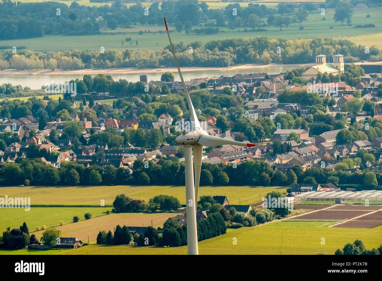 Nouvelles éoliennes dans la ville entière, Rees, Bas-rhin, Rhin, Rhénanie du Nord-Westphalie, Allemagne Banque D'Images
