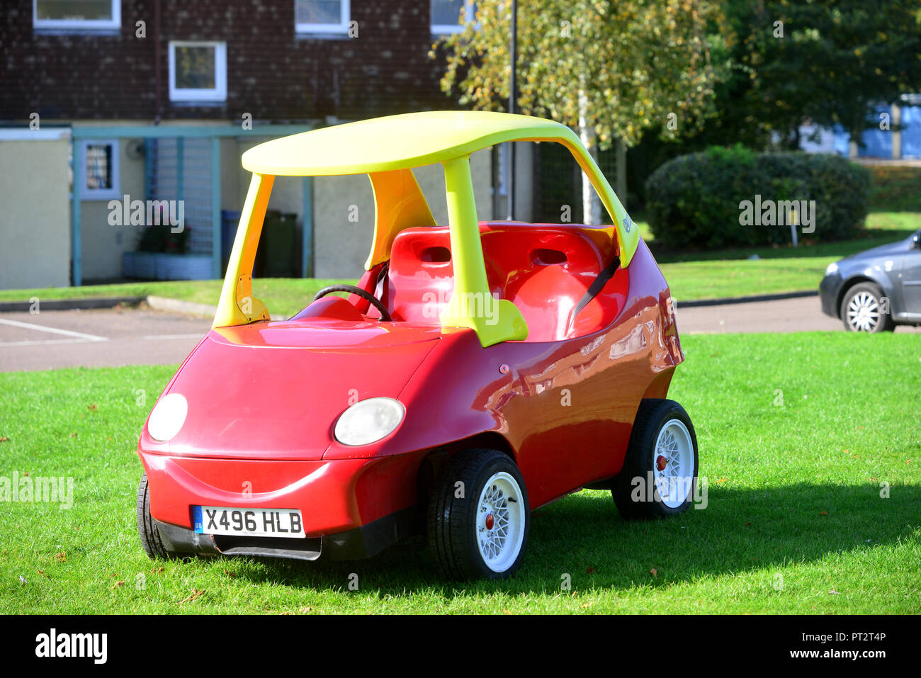 Street Legal Little Tikes Red Et Voiture Jaune Est En Vente Sur