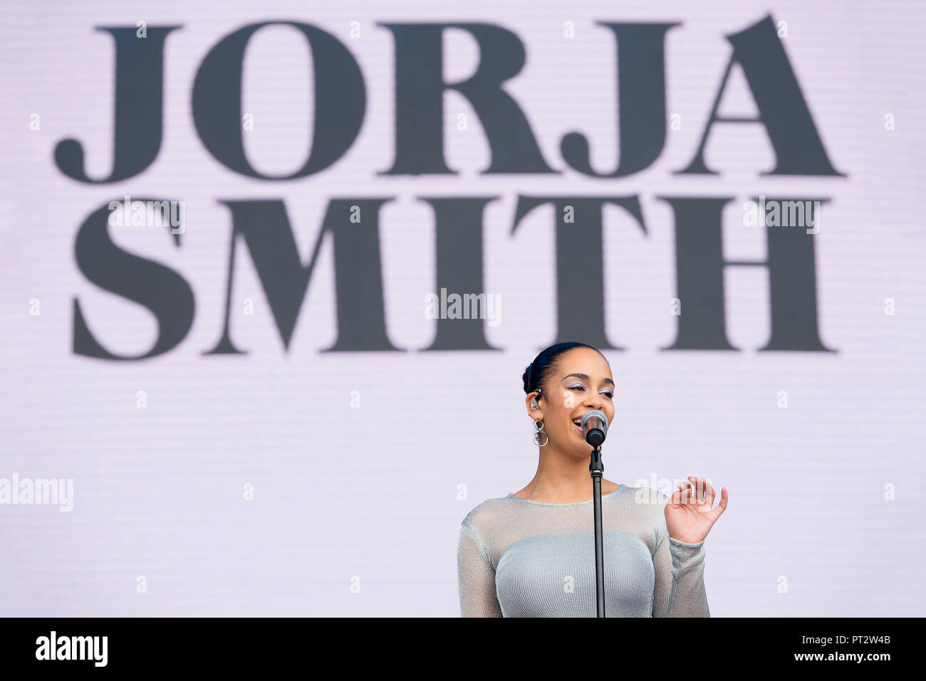MADRID - SEP 8 : Jorja Smith (rhythm and blues singer) se produit en concert à Dcode Music Festival le 8 septembre 2018 à Madrid, Espagne. Banque D'Images