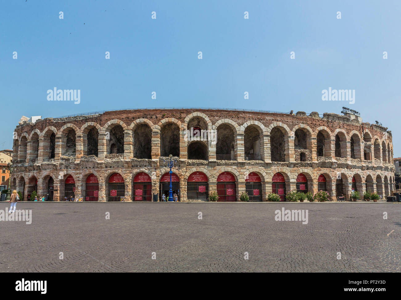 Arena di Verona, l'Amphithéâtre Romain, la Piazza Bra, Vérone, Vénétie, Italie, Europe Banque D'Images