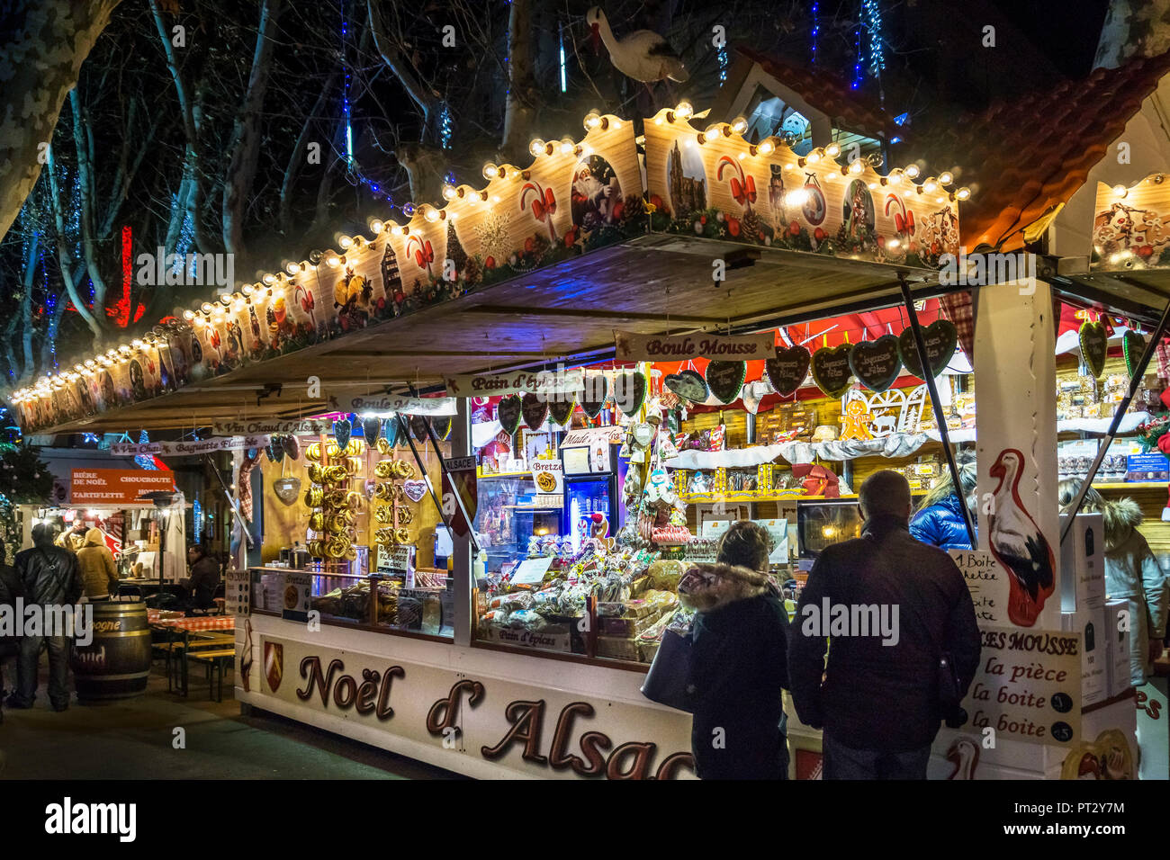 Stand au marché de Noël de Narbonne Photo Stock - Alamy