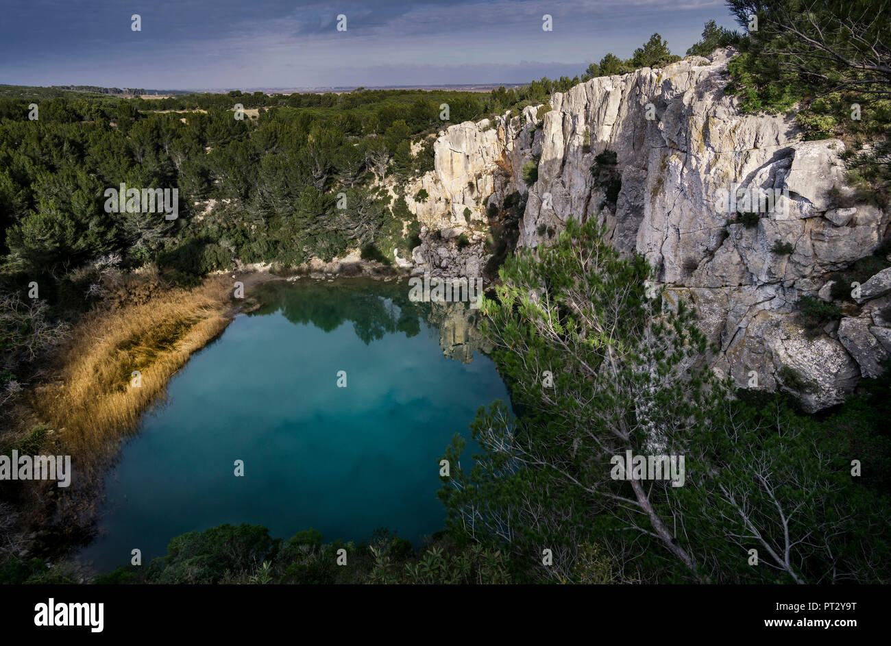 Gorges de calcaire à Fleury d'Aude, qui est relié à la mer Méditerranée et  forme un lac Photo Stock - Alamy