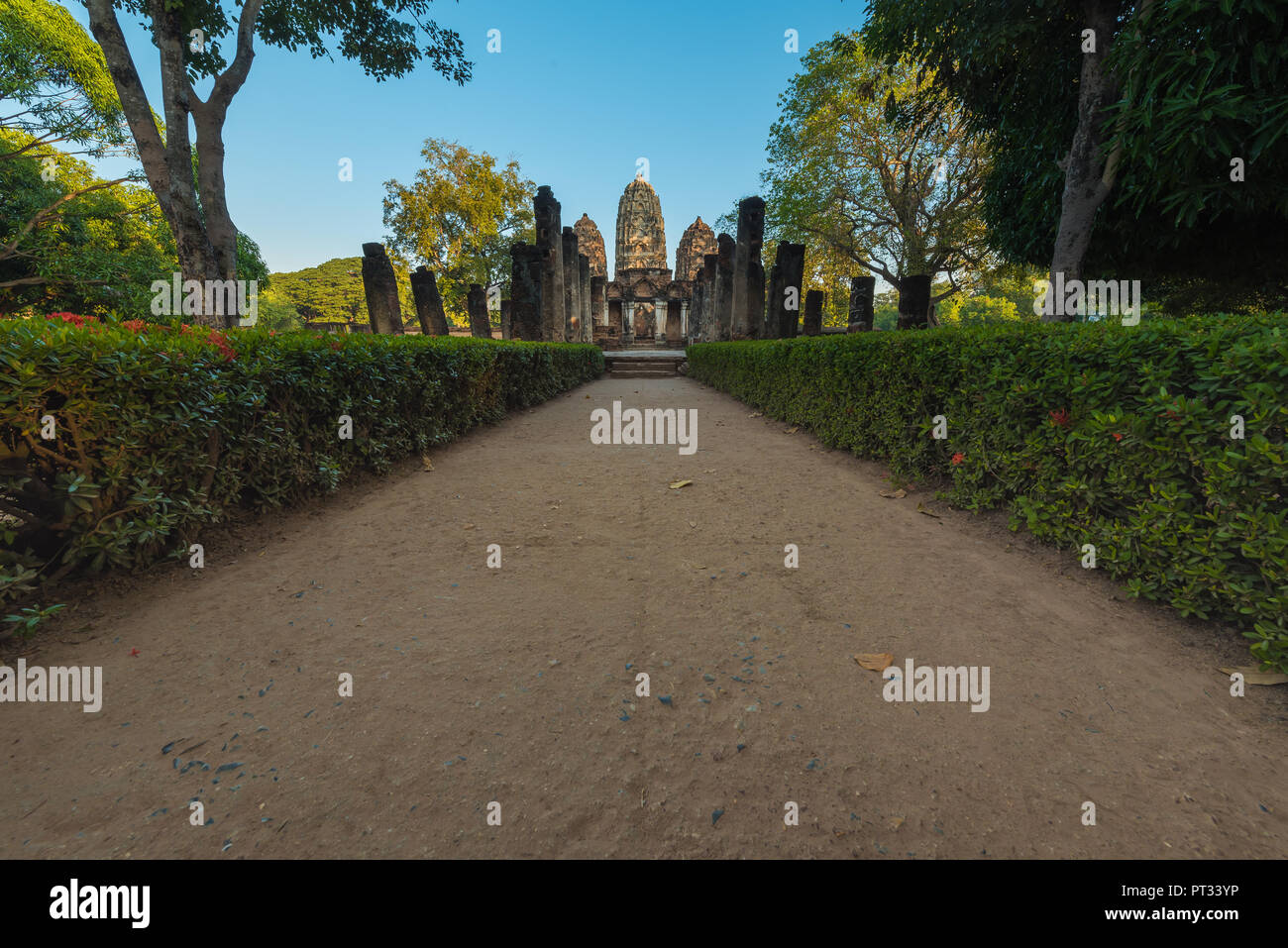 L'ancien temple de Wat Si Sawai Sukhothai Historical Park, l'un de la célèbre attraction touristique de la province de Sukhothai, Thaïlande Banque D'Images