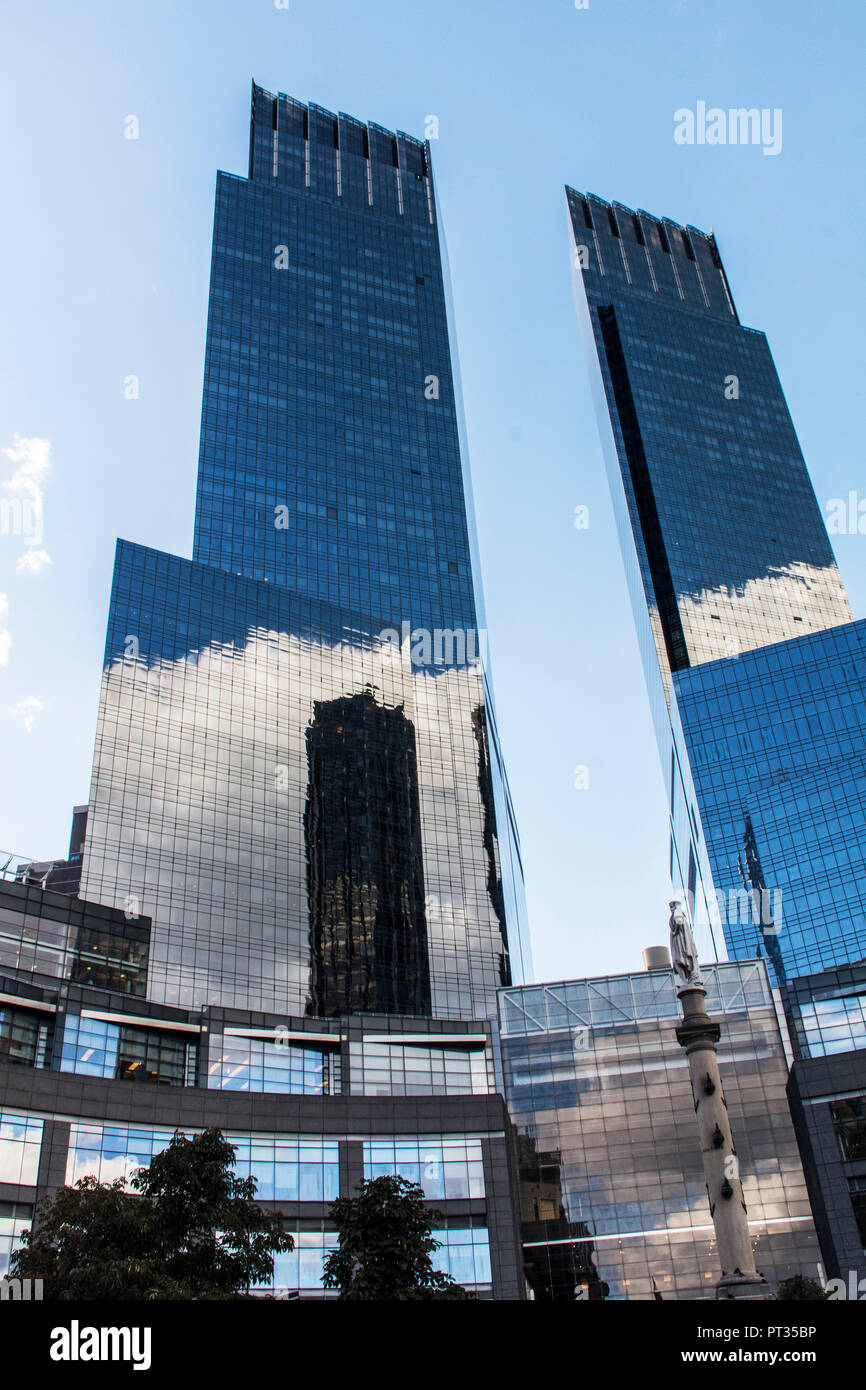 Columbus Circle avec Time Warner Center de New York aux ETATS UNIS Banque D'Images