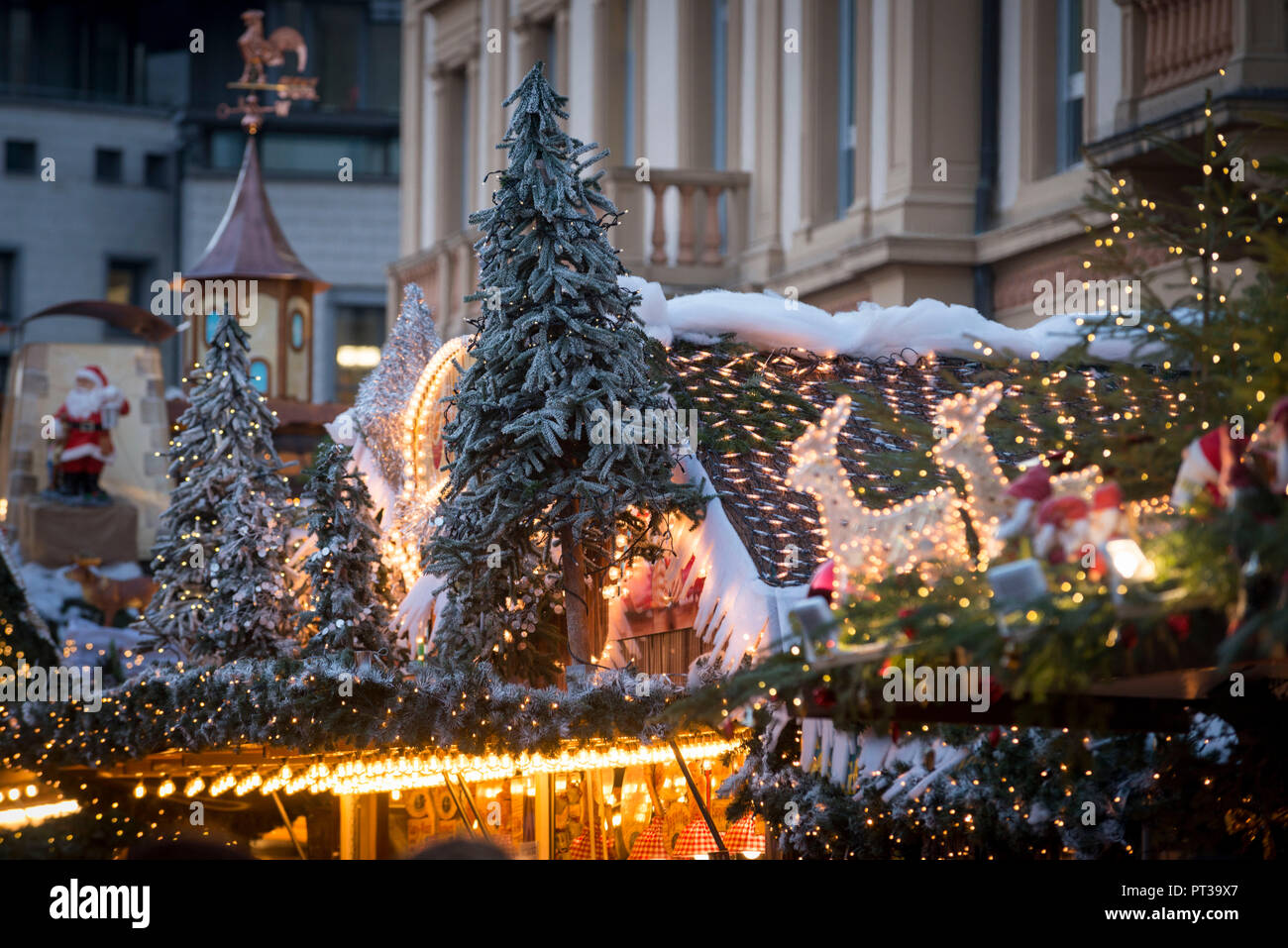Allemagne, Baden-Württemberg, Karlsruhe, marché de Noël sur la place Stephansplatz Banque D'Images
