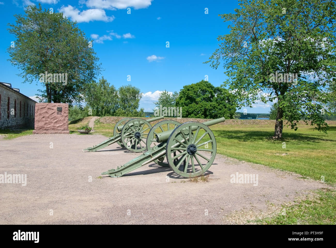 LAPPEENRANTA, FINLANDE - le 15 juin 2016 : La forteresse de Lappeenranta. 90 Français K/77 canons. Le modèle de la Première Guerre mondiale Banque D'Images