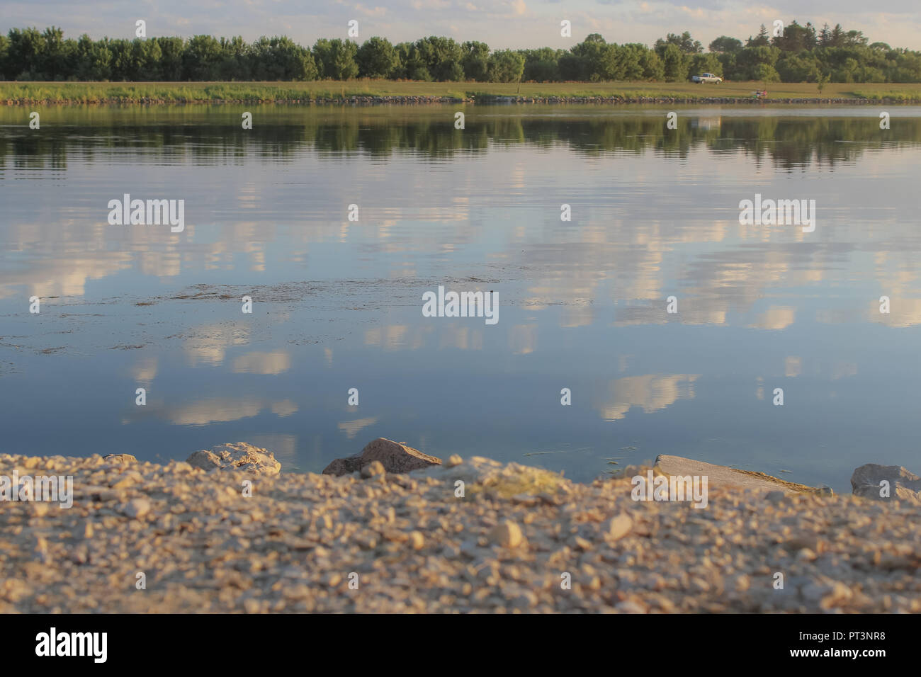 Les réflexions dans le comté de Grundy Lake, Iowa, à l'été 2018 Banque D'Images