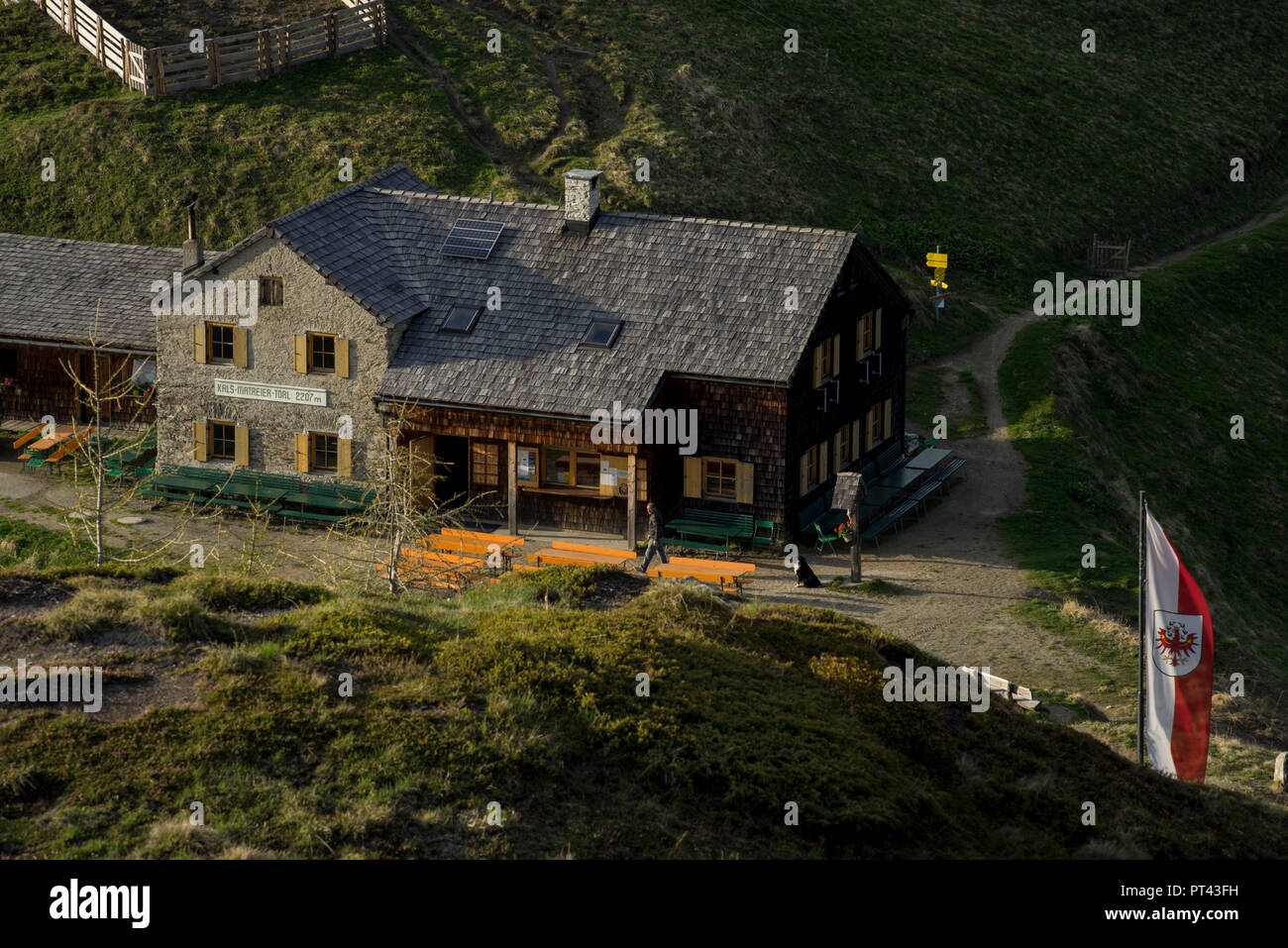 Kals-Matreier Törl-Haus-dans la soirée, Hohe Tauern, le Tyrol, Autriche Banque D'Images