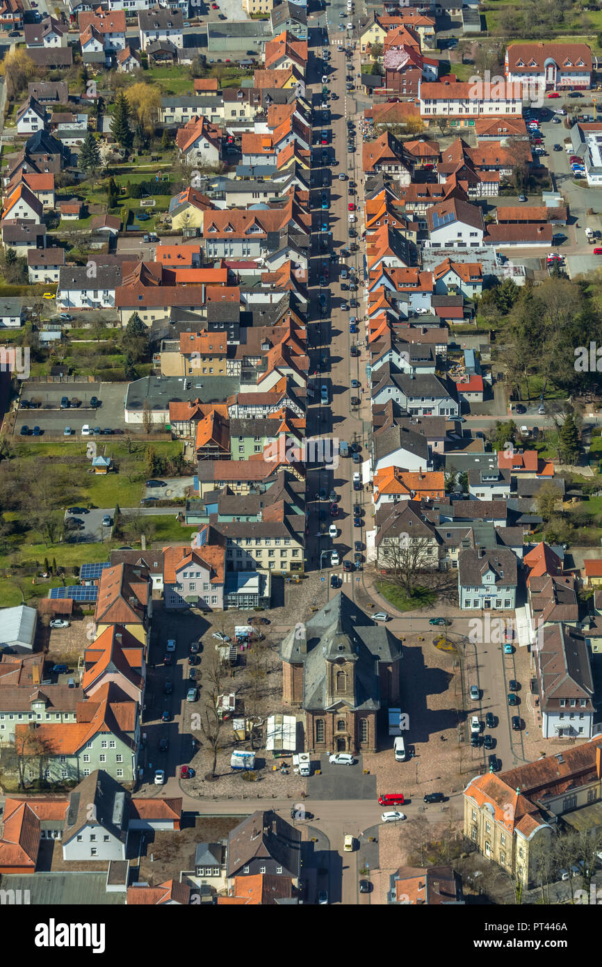 Église de ville avec place de l'église et la Bahnhofstrasse, Grande Allée, Oak Avenue, Bad Arolsen, Waldeck-Frankenberg district, Hesse, Allemagne Banque D'Images