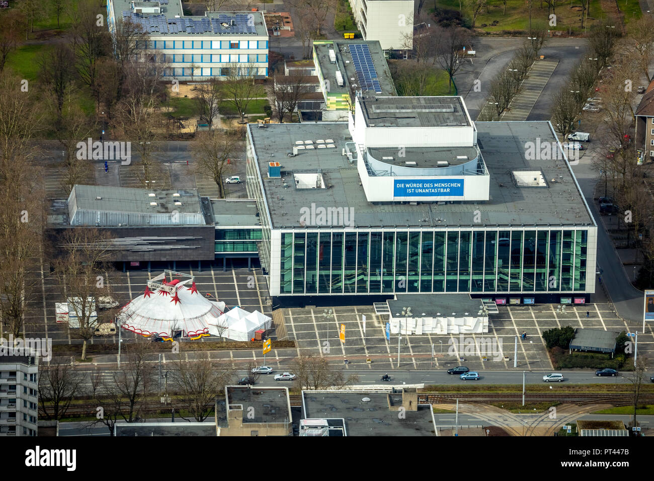 Musique Théâtre Théâtre dans le quartier de Gelsenkirchen avec une tente sur le Willi-Müller-Platz à Gelsenkirchen, Ruhr, Rhénanie du Nord-Westphalie, Allemagne Banque D'Images