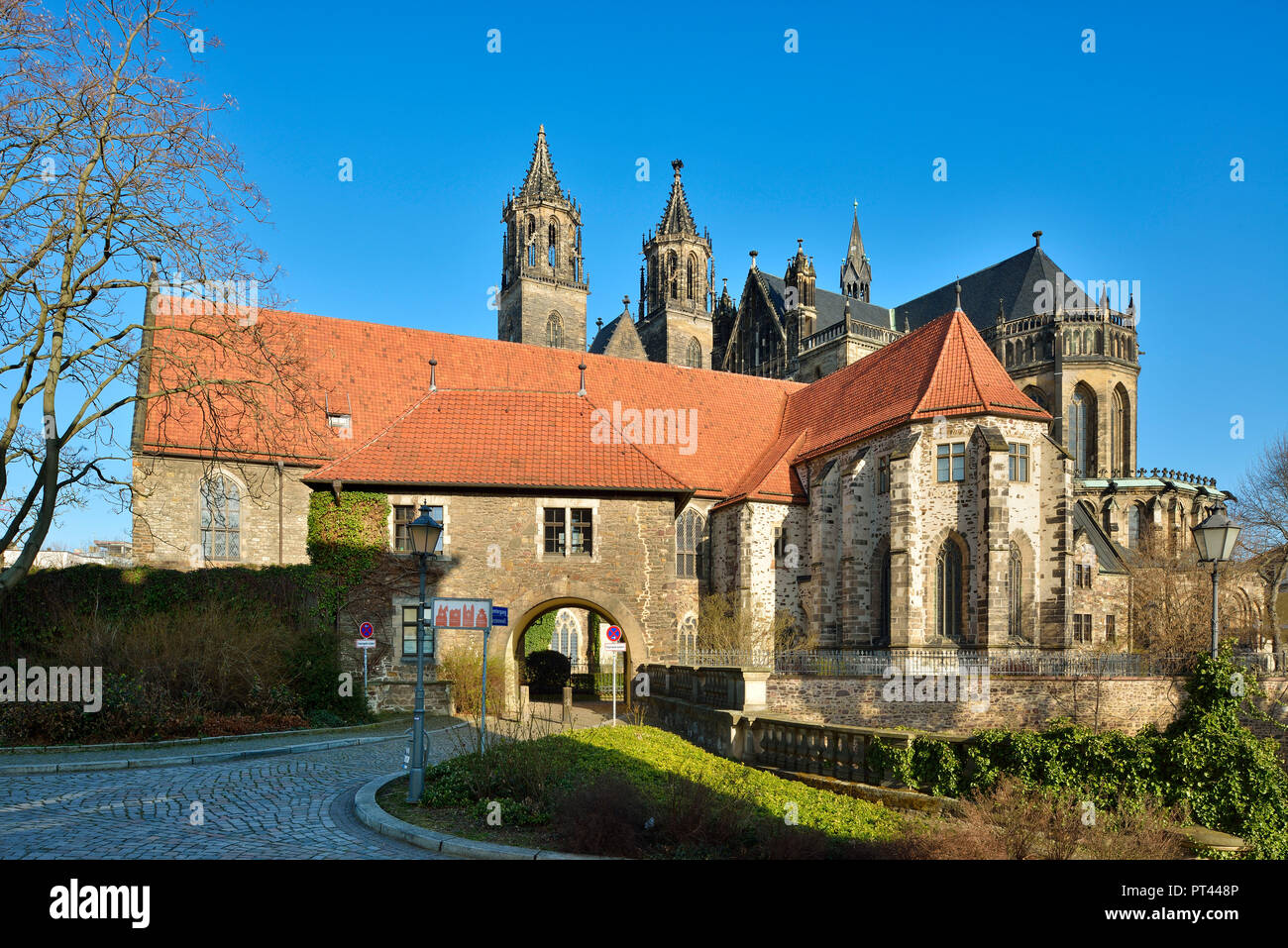 Allemagne (Saxe-Anhalt), Magdeburg, Tatarenturm et cathédrale de Magdebourg à Marienkapelle Banque D'Images