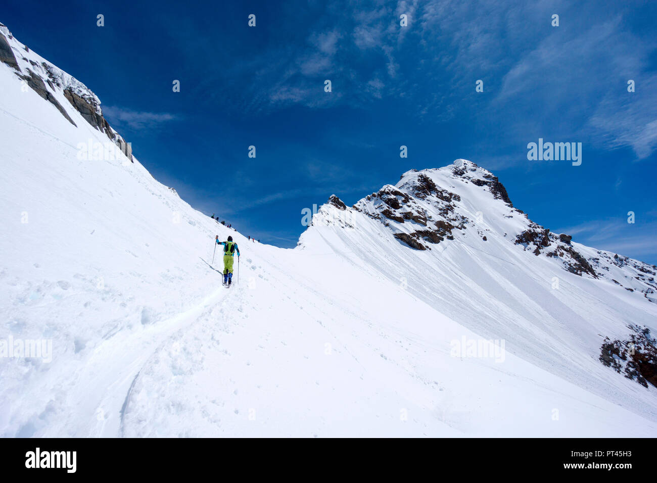 Ski de randonnée sur le mont Disgrazia, Predarossa, Val Masino, province de Sondrio, Lombardie, Italie Banque D'Images