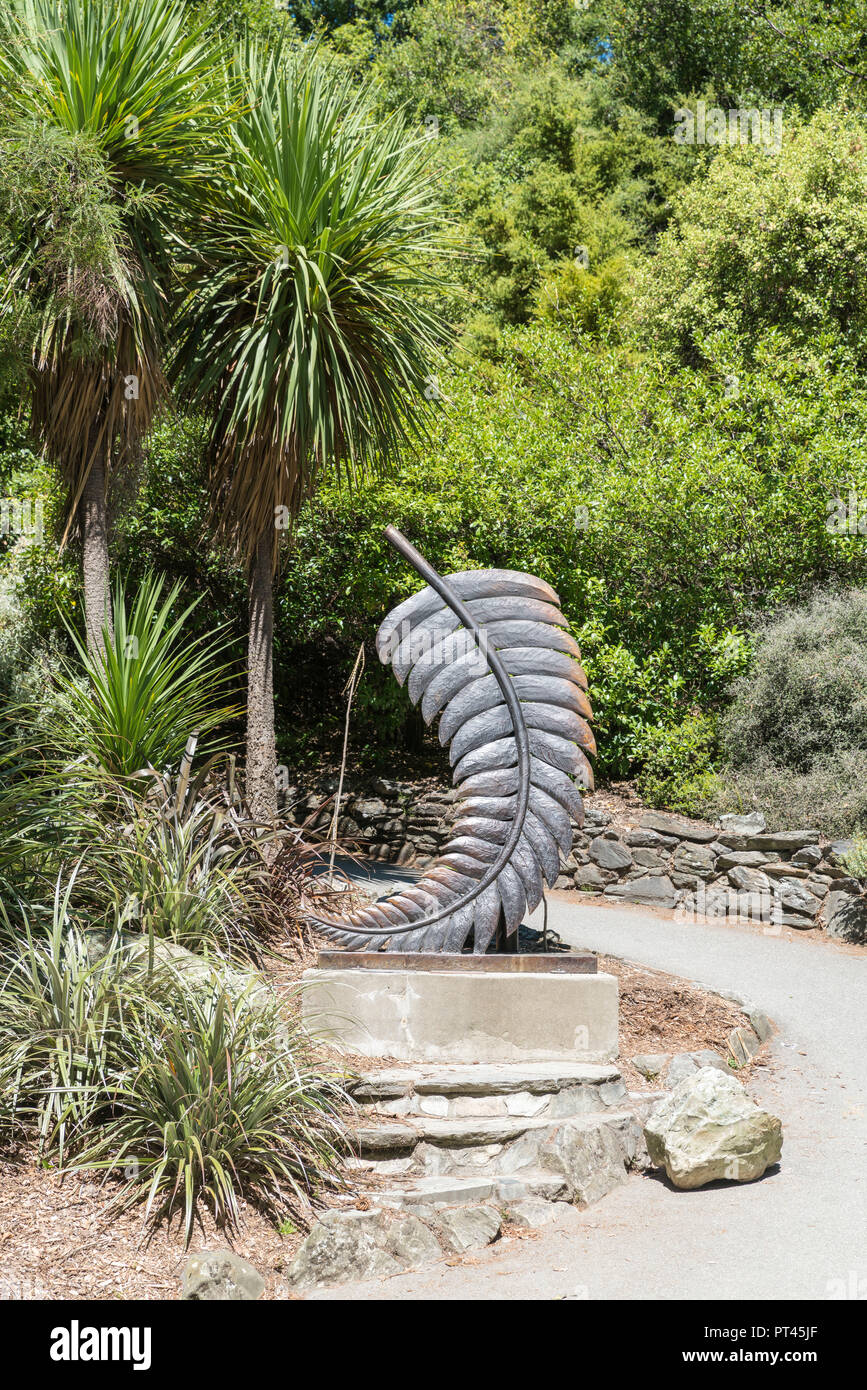Fern sculpture en bronze de Paul Plantoir à Queenstown, Queenstown Lake district, région de l'Otago, île du Sud, Nouvelle-Zélande, Banque D'Images
