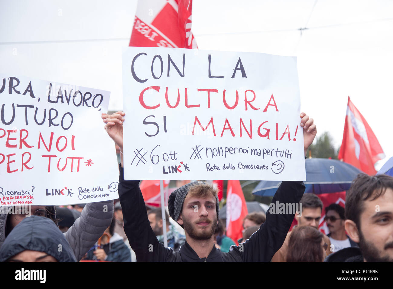 Roma, Italie. 06 Oct, 2018. La première manifestation de l'ensemble unifiée du secteur culturel italien à Rome, en présence de personnalités du monde du théâtre, du cinéma et de l'Italien Matteo Crédit : divertissement Nardone/Pacific Press/Alamy Live News Banque D'Images