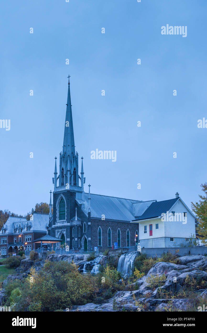 Canada, Québec, région du Saguenay-Lac Saint-Jean, Fjord du Saguenay, Saguenay-Chicoutimi, Petite Maison Blanche, petite maison blanche, déluge de 1996 memorial Banque D'Images