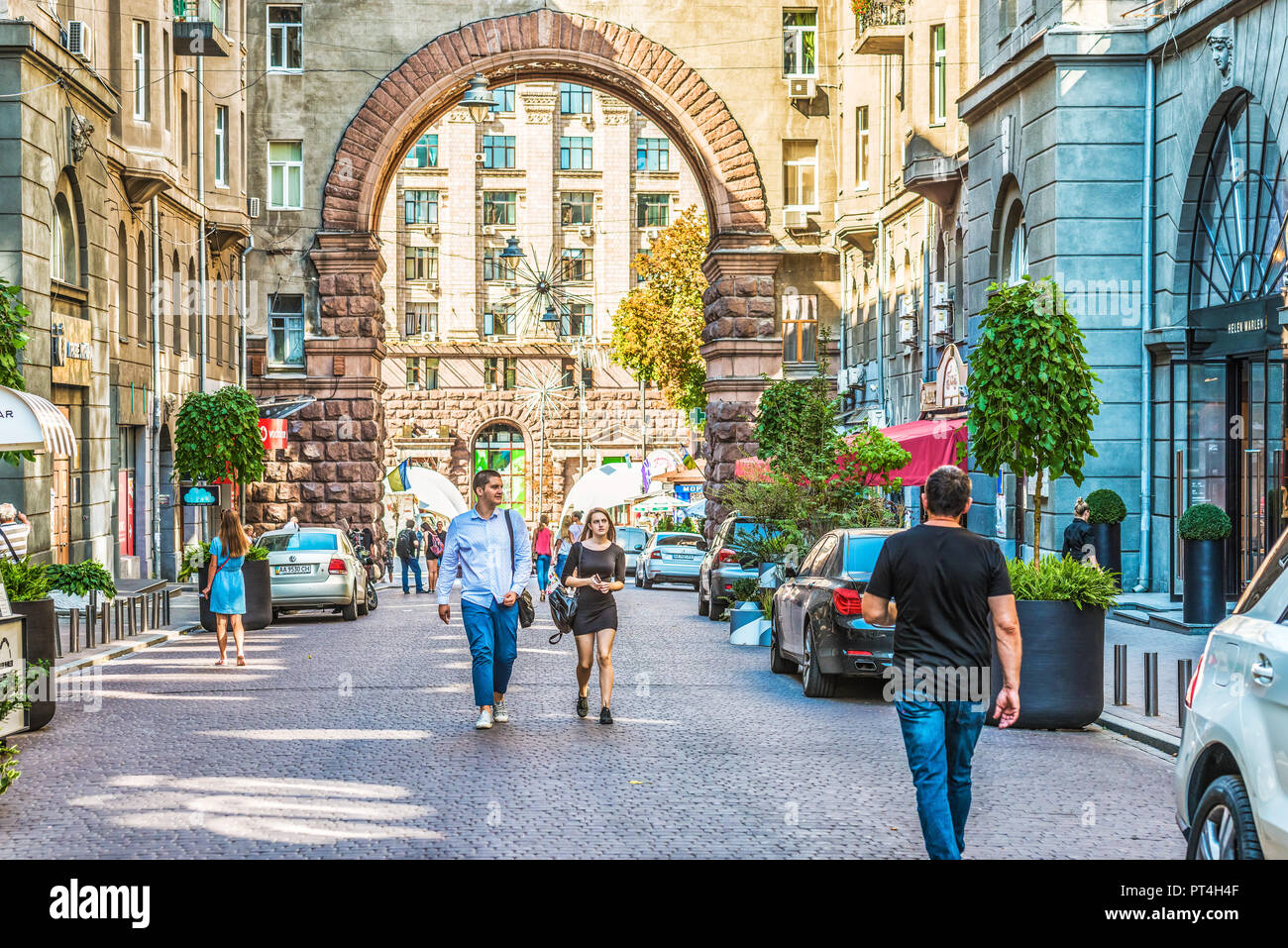 Kiev, Ukraine - 22 septembre, 2018 : Fragment de la passage avec cher boutiques du centre-ville. Banque D'Images