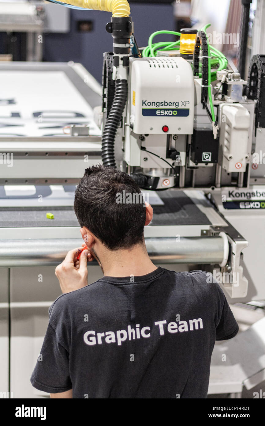 Rome, Italie, le 30 septembre 2018. Les lois européennes sur l'industrie de fabrication italienne, en particulier le secteur de l'impression. Les jeunes travailleurs en difficulté. Banque D'Images