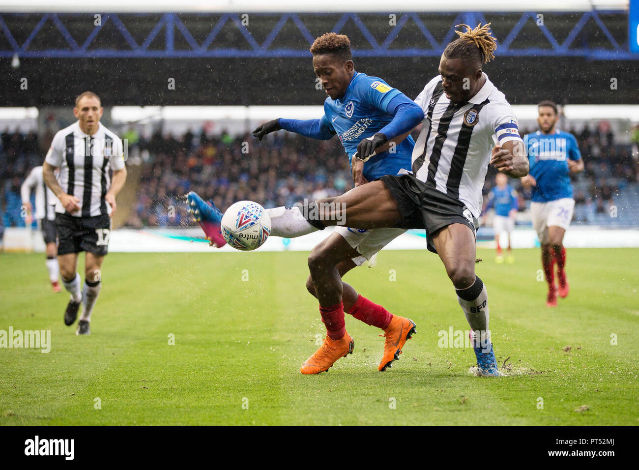 Portsmouth, Royaume-Uni. 6 octobre 2018. Au cours de l'EFL Sky Bet League 1 match entre Portsmouth et Gillingham à Fratton Park, Portsmouth, Angleterre le 6 octobre 2018. Photo de Simon Carlton. Usage éditorial uniquement, licence requise pour un usage commercial. Aucune utilisation de pari, de jeux ou d'un seul club/ligue/dvd publications. Credit : UK Sports Photos Ltd/Alamy Live News Banque D'Images
