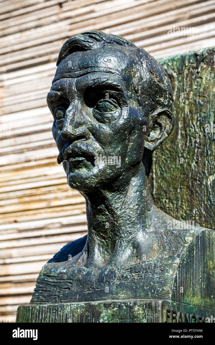Monument à Francesc Macià leader politique catalane par le sculpteur Josep Maria Subirachs, Plaça de Catalunya, Barcelone, Espagne Banque D'Images
