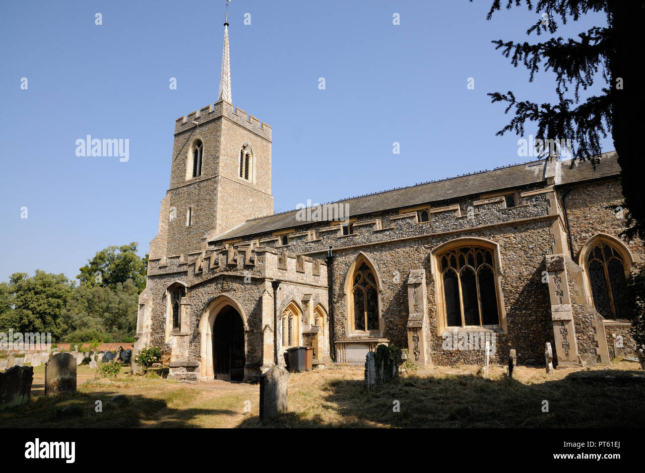 St Andrew's Church, Much Hadham, Hertfordshire, datant du 13ème siècle, est grande église. Une fois tenu par les évêques de Londres Banque D'Images