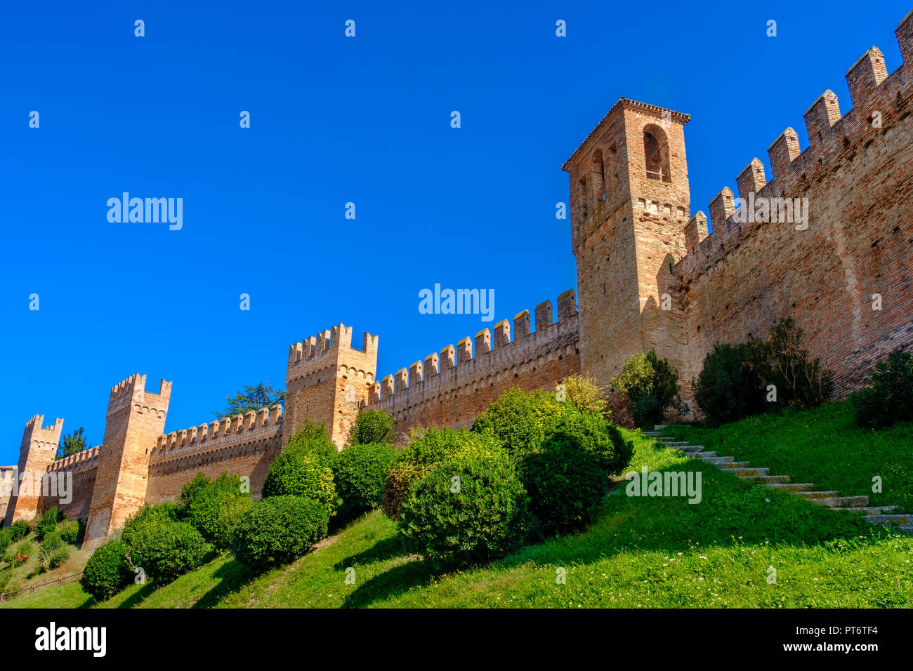 Les murs du château de Gradara - fond copyspace - Pesaro - Italie Banque D'Images